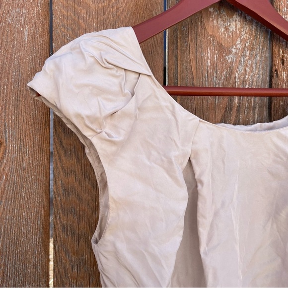 MARTIN & OSA Women’s Cream Gray Silk Crinkle Round Neck Cap Sleeve Blouse Small - Picture 3 of 11